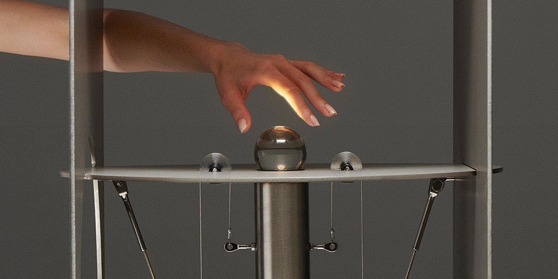 Kutarq Studio's Totem de Luz — A Pulley Where Your Dimmer Used to Be