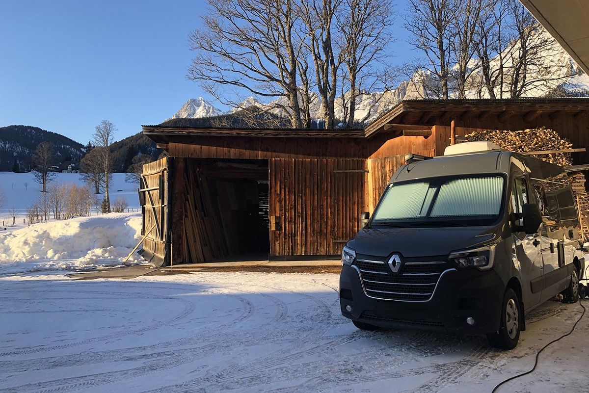 Wintercamping in Österreich mit Schau aufs Land