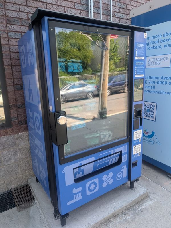Free Public Health Vending Machines Open on SI