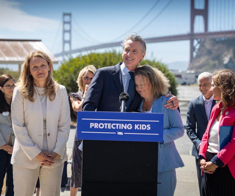California Enacts Major Child-Safety Laws for AI Chatbots and Social Media