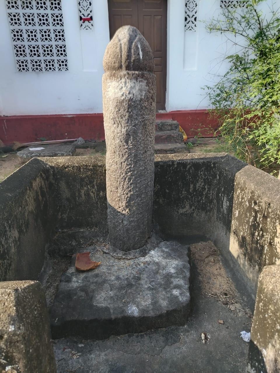 Figure 4: In Hinduism divinity was conceptualized using anthropic (Nataraja – Figure 3A) as well as non-anthropic iconography – A: The Sivalingam & B: The ‘Nandi’. From the ruins at Thondeswaram Temple, in Devinuwara, Matara, Sri Lanka - one of the five Pancha Ishwarams with roots extending to 600 AD.