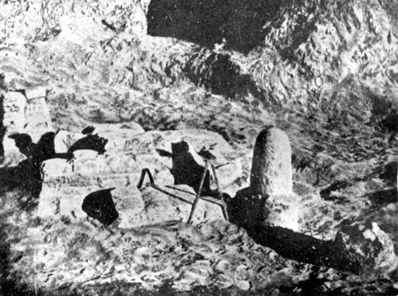 A sandstone Shivalinga excavated at Harappa – one the important sites where the Indus Valley civilisation flourished over 3000 years ago. (From: https://www.harappa.com/excavations/1924-25-lost-city-emerges/sandstone-lingam-insitu)
