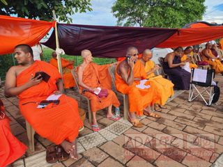 Sri Lankan Court Orders Marching Monks Off Presidential Office Grounds