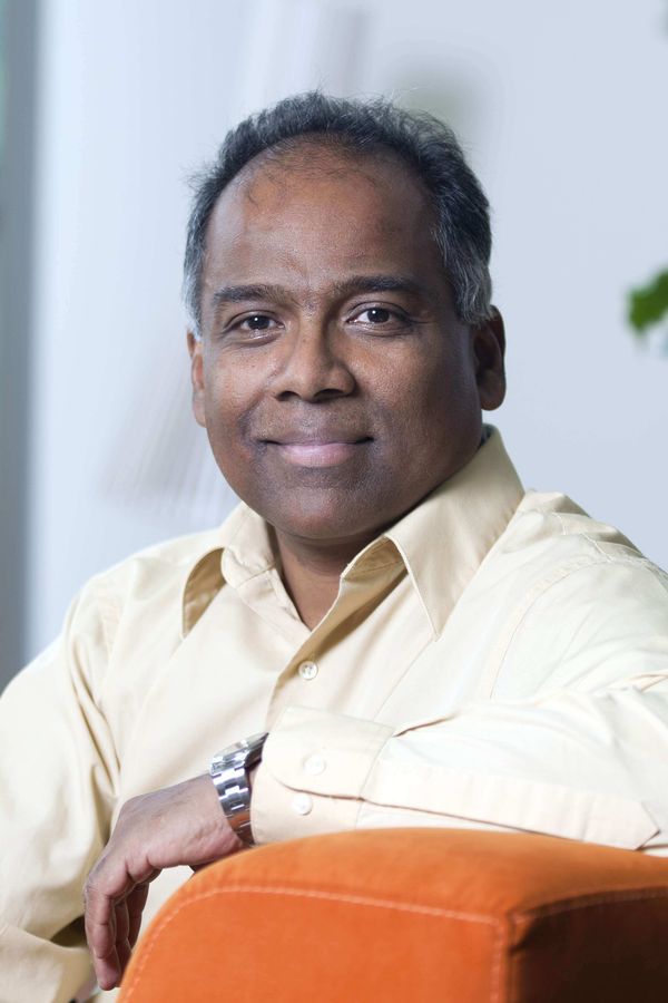 Living Through Four Revolutions: How Computers, Internet, Mobiles, and AI Redefined the Human Story