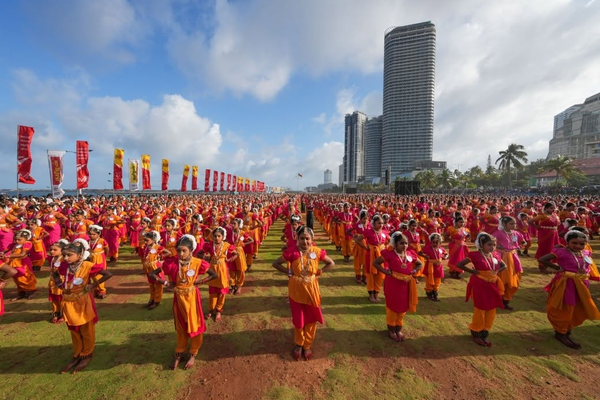 In Colombo, 5,000 Bharatnatyam Dancers Move in Unison—and Into the Record Books