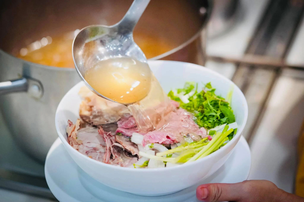 PHỞ - VIET NAM'S CULINARY SOUL