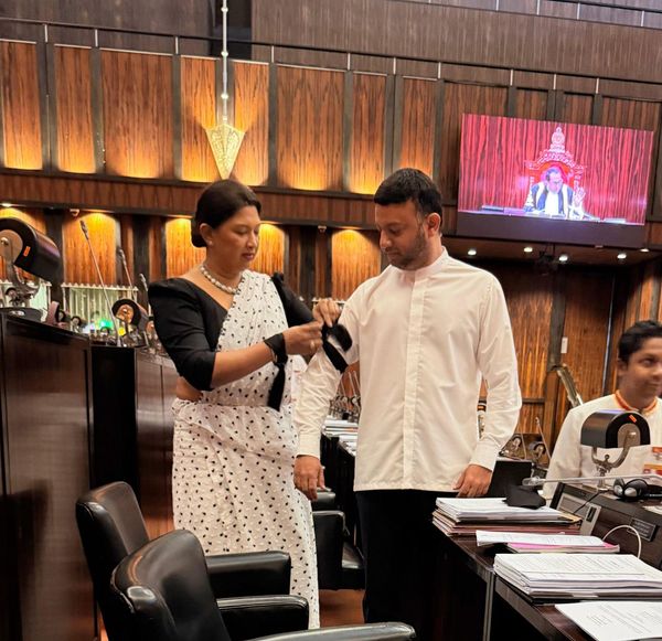 Archchuna Joins Opposition in Black-Armband Protest Over Negombo Prison Deaths