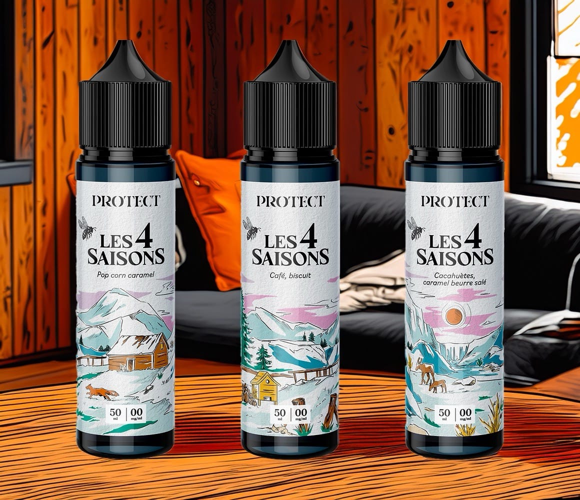 Trois flacons d'e-liquide "Les 4 Saisons" de Protect alignés devant un paysage hivernal 