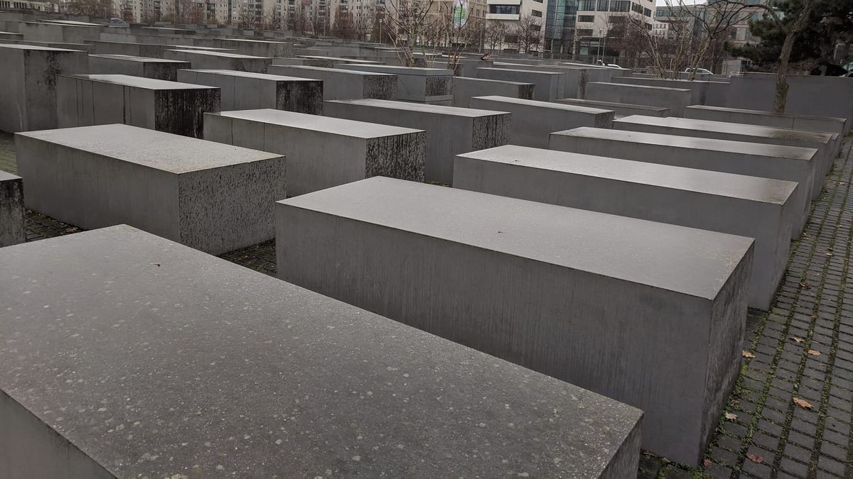 A Misused Commemoration: Kristallnacht and Political Opportunism