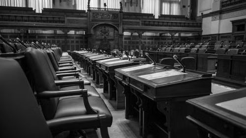 A Democracy Without a Horizon Becomes a Marketplace of Egos