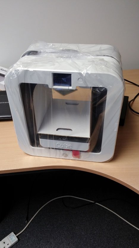 The Cube 3 in plastic packaging
