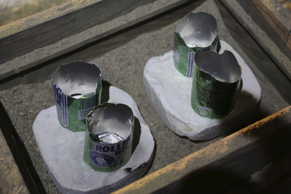 The melds still quite hot set in dry sand with aluminium cans used as spree extensions that provide more head pressure.