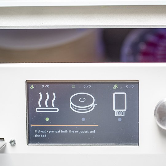 The Creatr HS LCD screen