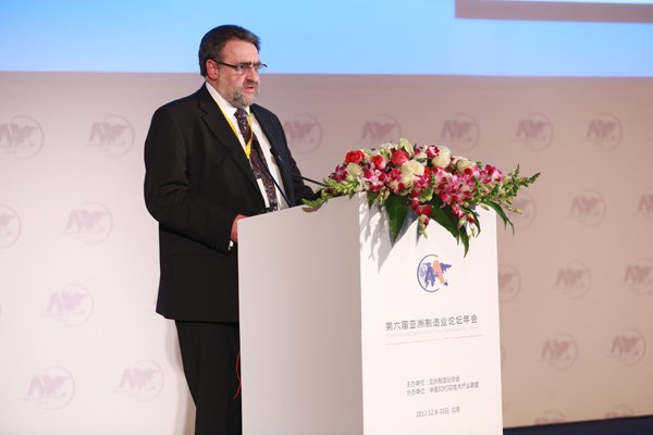 Graham Tromans in China