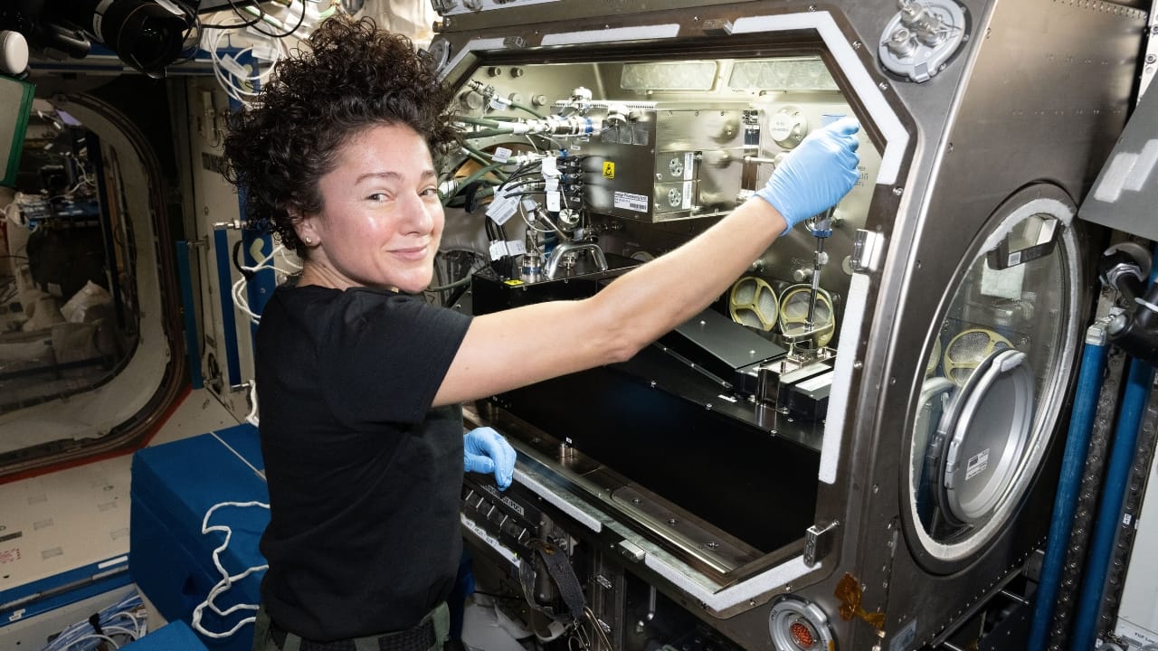 ISS research effort to explore role of non-gravitational transport phenomena on the melting dynamics of 3D printed metal particles