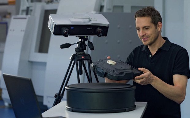 Carl Zeiss no caption