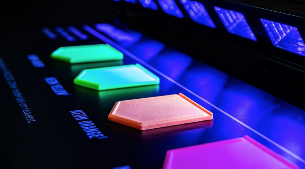 DyeMansion Neon Colors