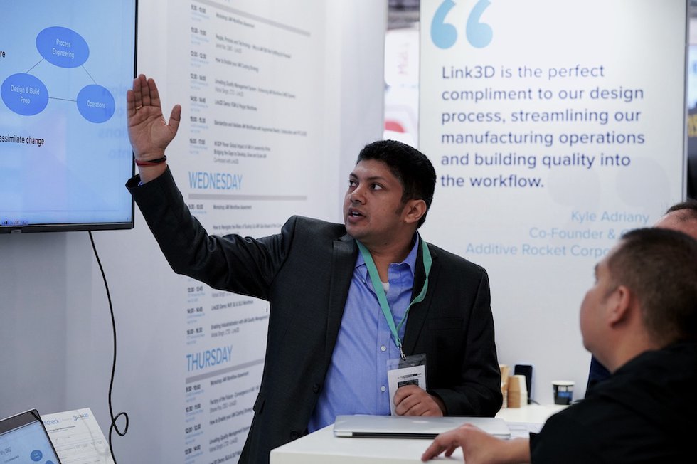 Link3D CTO Vishal Singh gives a demo at Formnext.