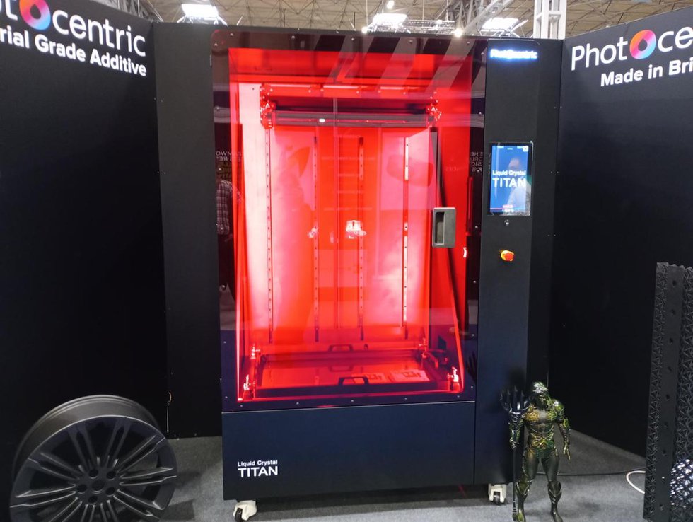 Photocentric LC Titan