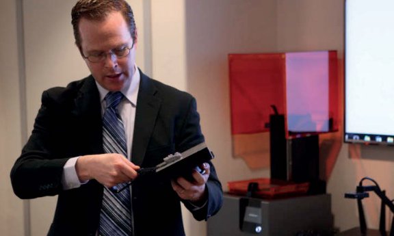 Dr. Michael Scherer delivers his 3D printing in dentistry workshop