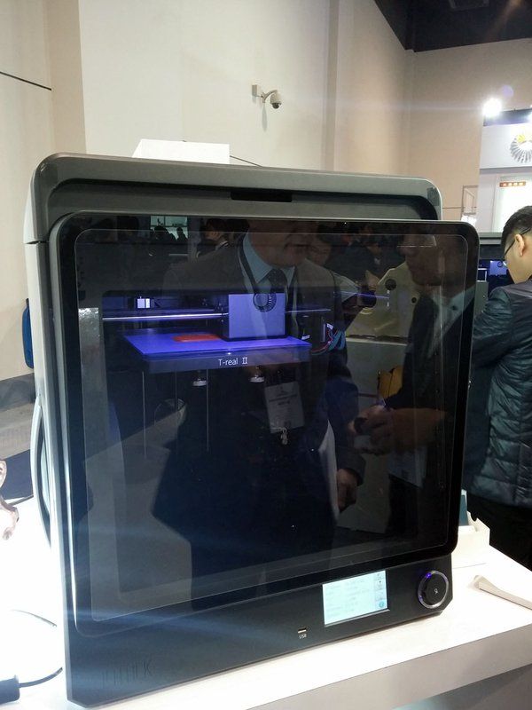 The 3DTalk T-real II                Sleek looking 3D Printer from Beijing Based company