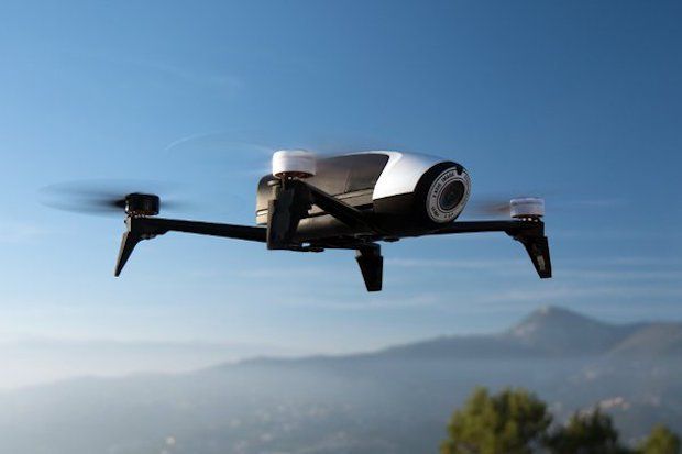 Parrot Bebop 2      The Bebop 2 in action - Parrot
