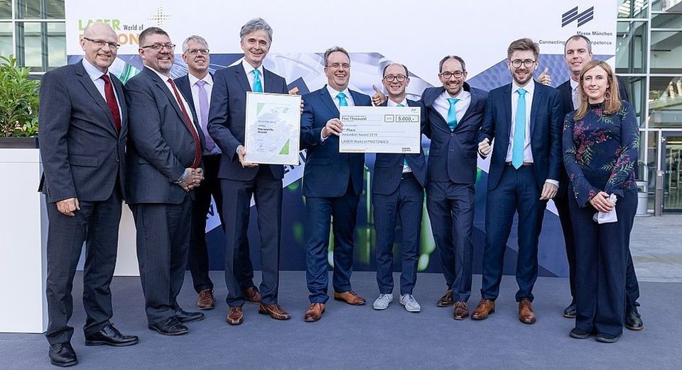 Presentation of the Innovation Award to Nanoscribe: Representatives and jurors of the LASER World of Photonics, Dr. Wilhelm Kaenders (TOPTICA Photonics AG); Johannes Lang, André Radke, Dr....