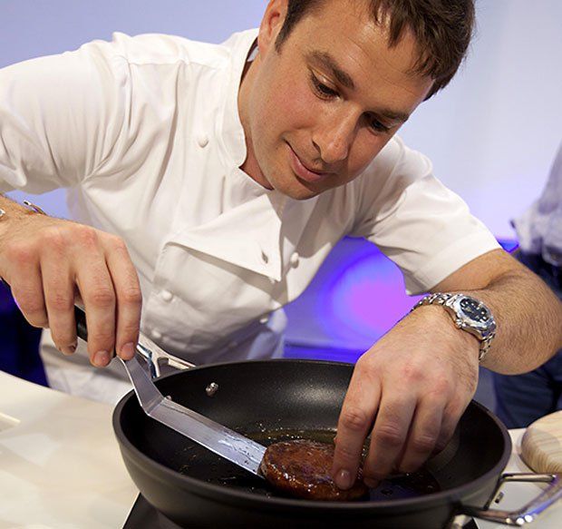 Cultured Beef      Chef Richard McGeown cooks the 3D Printed beef burger - David Parry /  PA Wire