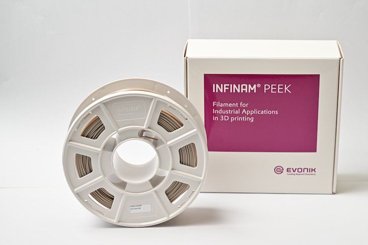 Evonik industrial PEEK      INFINAM® PEEK 9359 F Hochleistungskunststoff als Metallersatz für additive Fertigung von anspruchsvollen industriellen Kunststoffteilen. INFINAM® PEEK 9359 F hi...