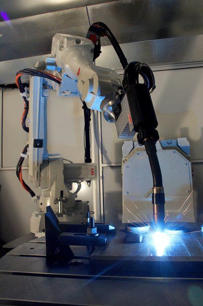 Delcam's Robotic Arm                Delcam's Robotic Arm