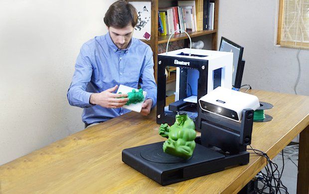 EinScan-S      EinScan-S - world's fisrt white light desktop 3D Scanner.