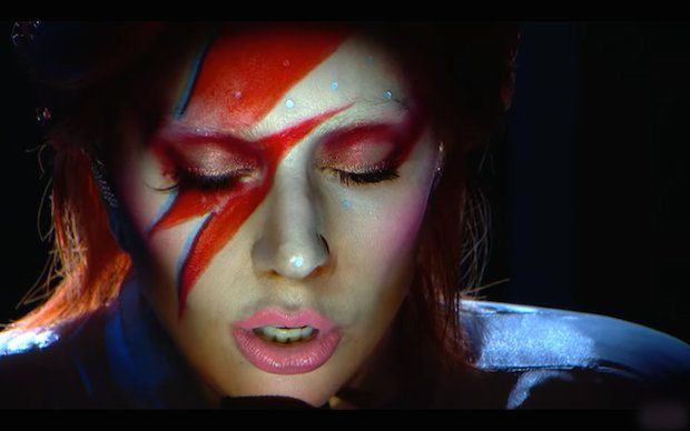 3D scanning and 3D printing used to capture Lady Gaga's face for digital makeup effect.