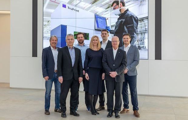 Projektteam_Heraeus_TRUMPF      Heraeus AMLOY and TRUMPF to up to advance industrial 3D printing of amorphous metals. (Source: TRUMPF Group)