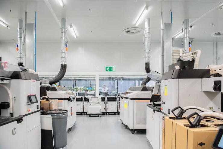 HP and Ford 3D printers      Ford is continuing to drive the future of automotive 3D printing, this time teaming up with HP to innovatively reuse spent 3D printed powders and parts, closin...
