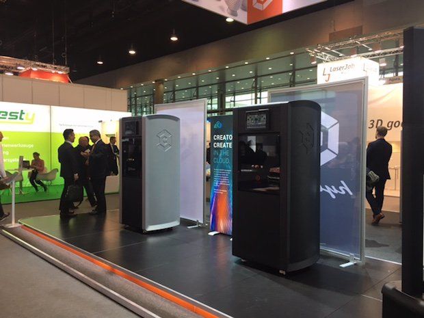 Left to right: The ORLAS CREATOR and new hybrid at formnext powered by tct.