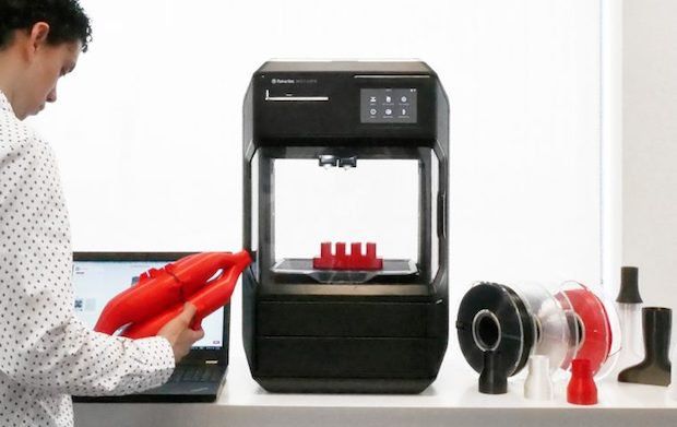 PETG features a heat deflection temperature of up to 70°C and strong layer adhesion designed to reduce shrinkage and warping during printing.