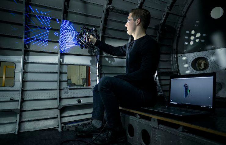 New MetraSCAN BLACK 3D scanning inside plane.