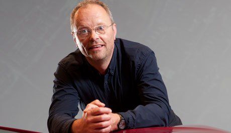 Robert Llewellyn to host TCT Awards 2017.