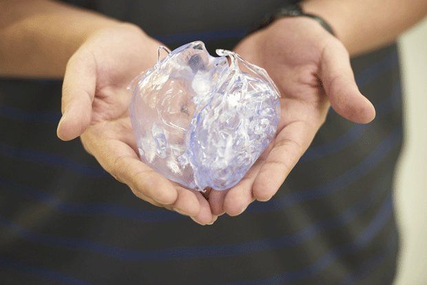 A model of a heart 3D printed using Somos materials      A model of a heart 3D printed using Somos materials