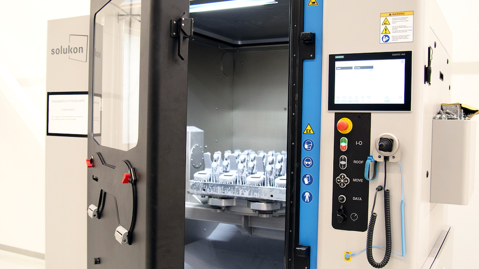 AMEXCI installs additional Solukon depowdering systems for medium & large parts