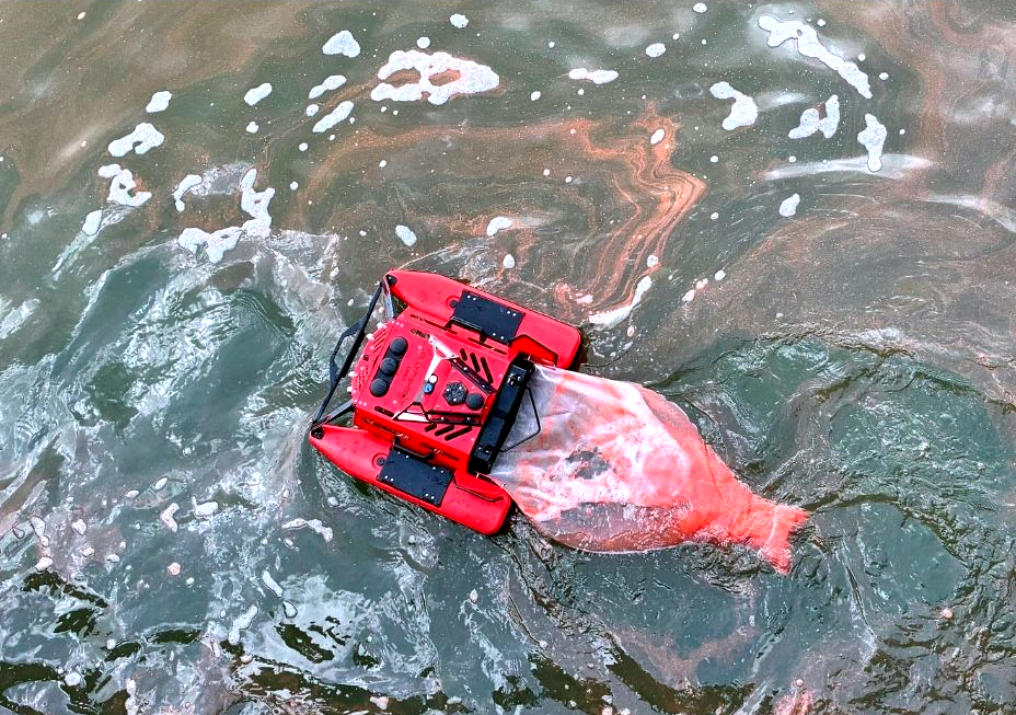 Application spotlight: Threaded net standoff fasteners for water surface cleaning robots