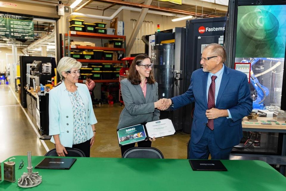 ORNL and A.J. Tuck develop hybrid additive manufacturing process for nuclear energy applications