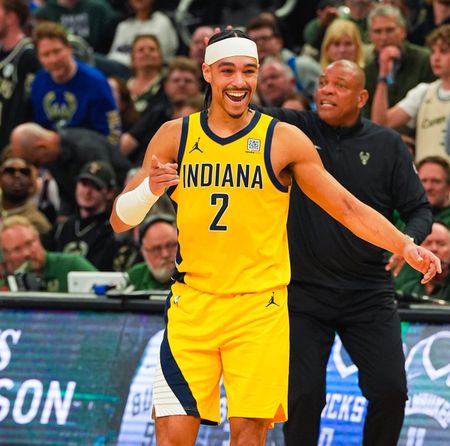 Round 1, Game 4: Pacers vs Bucks