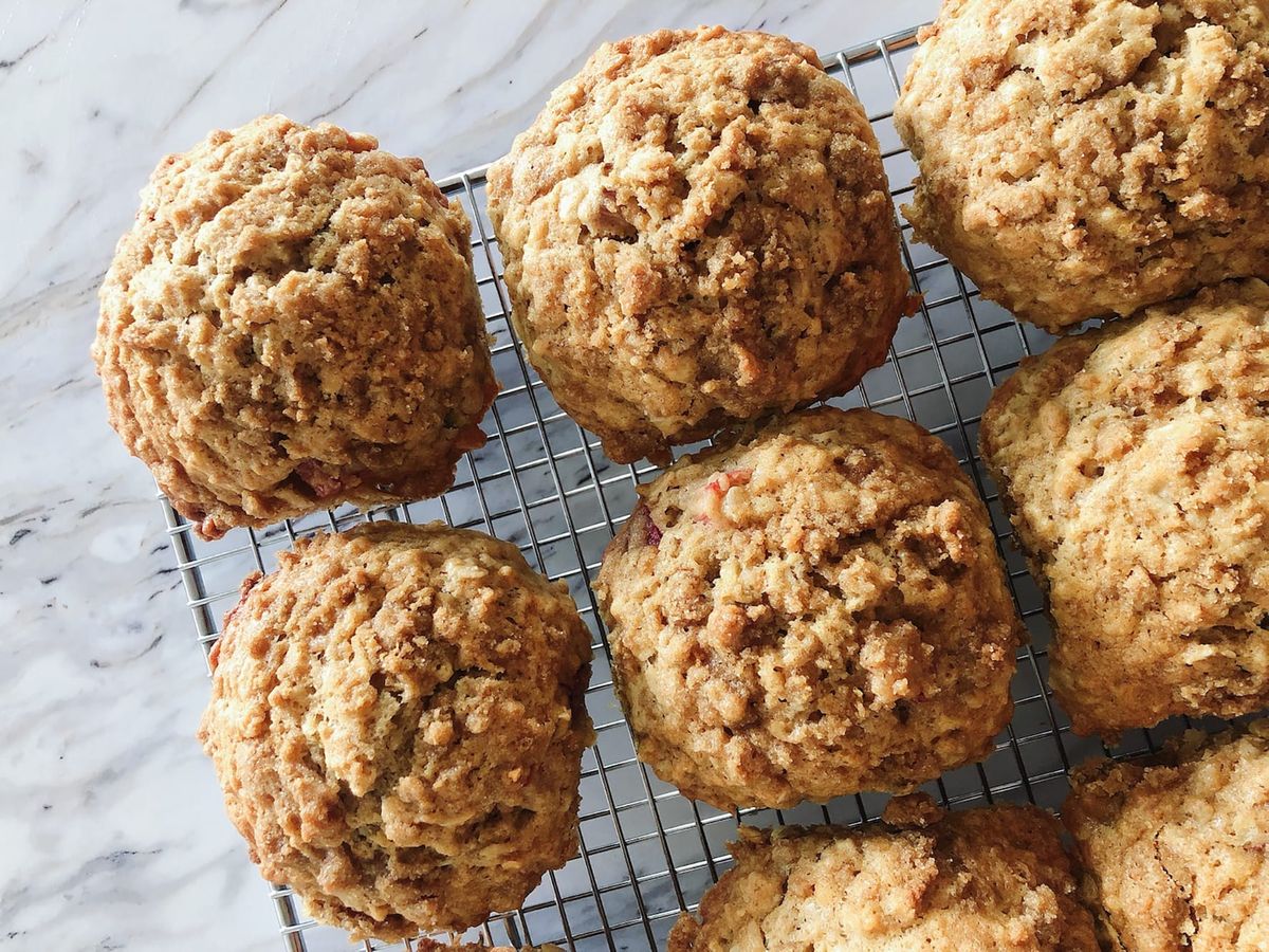 Rhubarb and lemon muffins