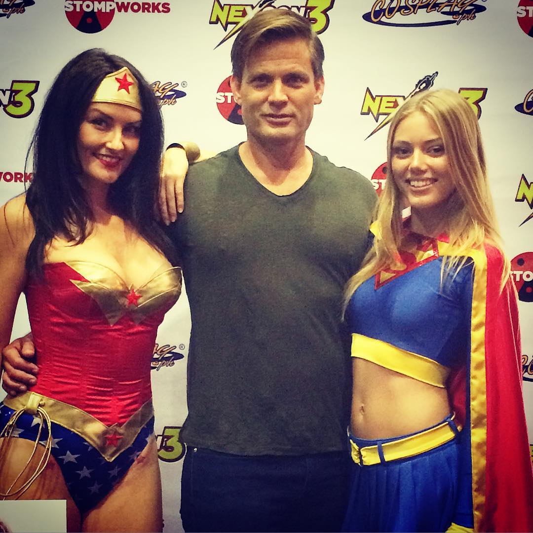 Supergirl Grace Van Dien posing with Wonder Woman and Casper Van DIen