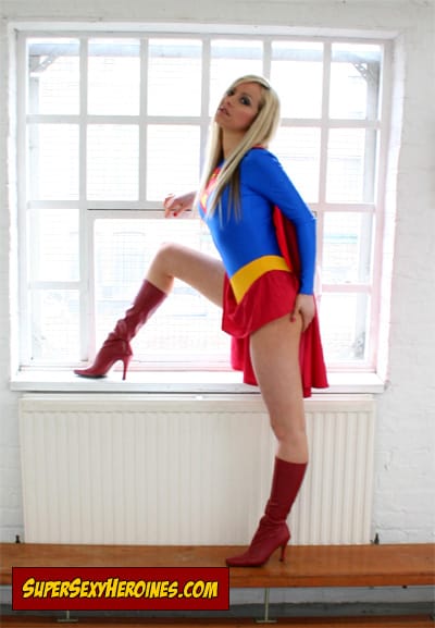 Lorena Linx Superwoman 01 Promo