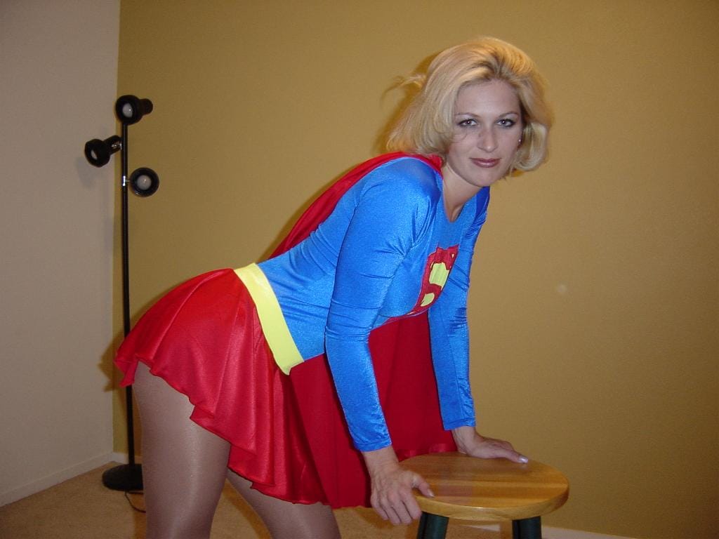 Mandi Steele in a Supergirl costume