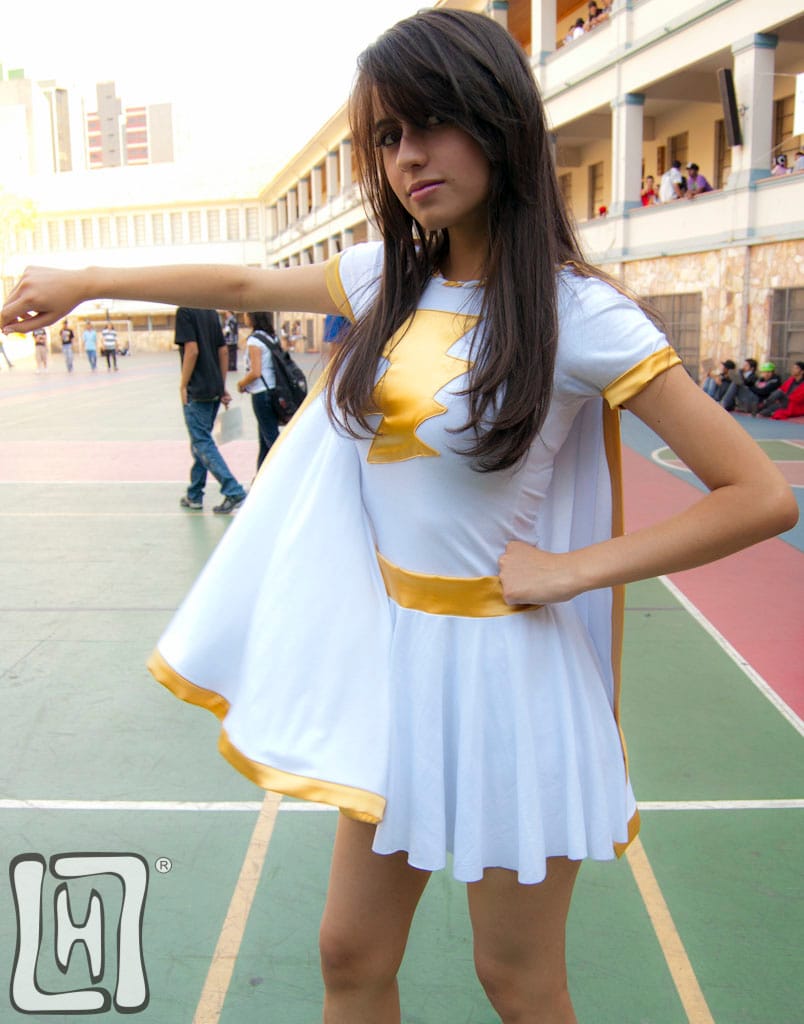 Mary Marvel Superheroine