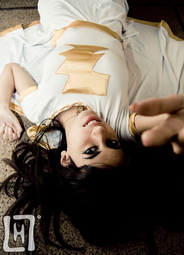 Mary Marvel Superheroine