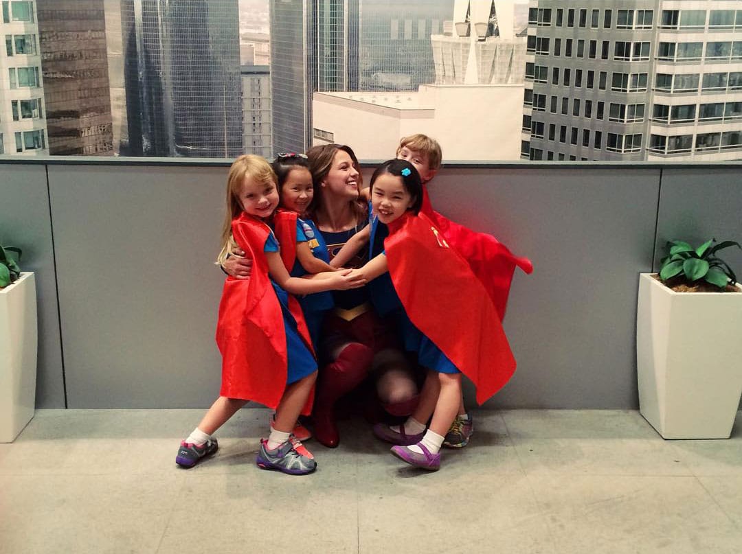 Melissa Benoist meets Oklahoma Girl Scouts Troop